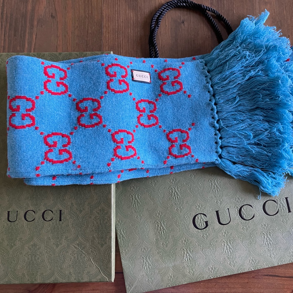 Gucci scarf